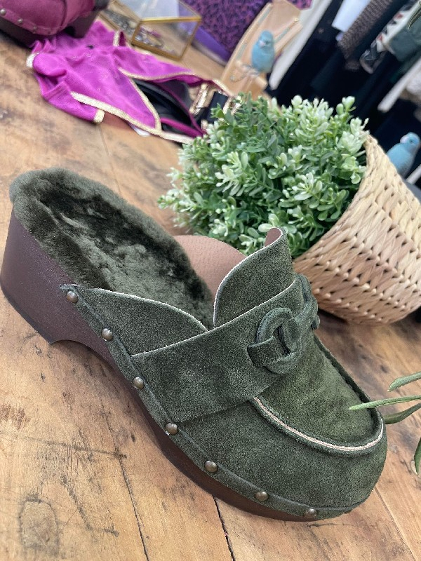 sabots en mouton kaki