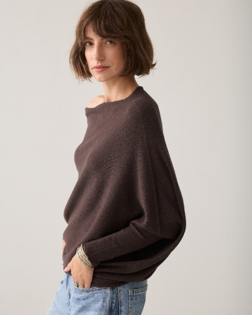 Pull asymétrique tricoté sans coutures