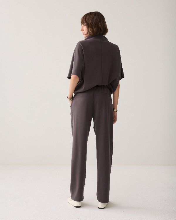 Pantalon fuselé à fines rayures